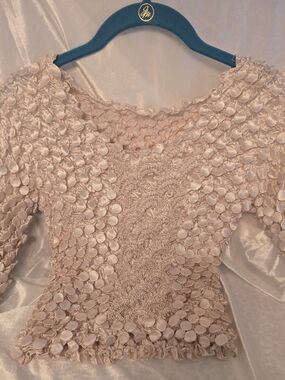 ✨ VINTAGE Y2K TENDER ANGEL 3D PETAL POPCORN TOP ✨